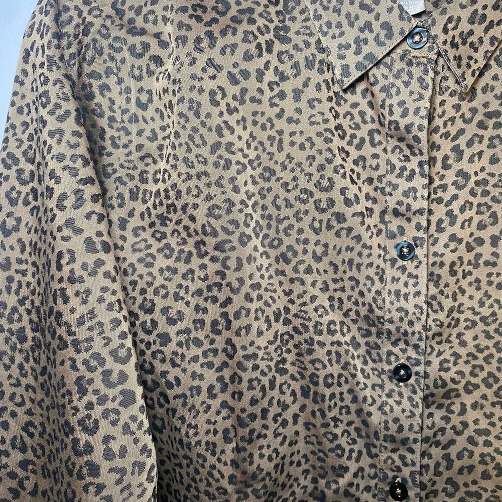 Chico's Brown Cheetah Animal Print Button Down Shirt Women's size 2 / 12 / 14 - Picture 3 of 9